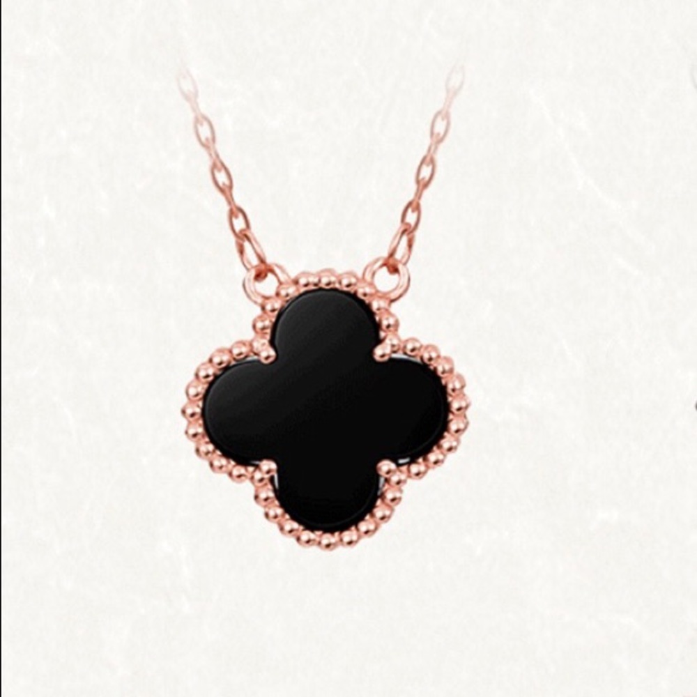 Rose gold clover necklace